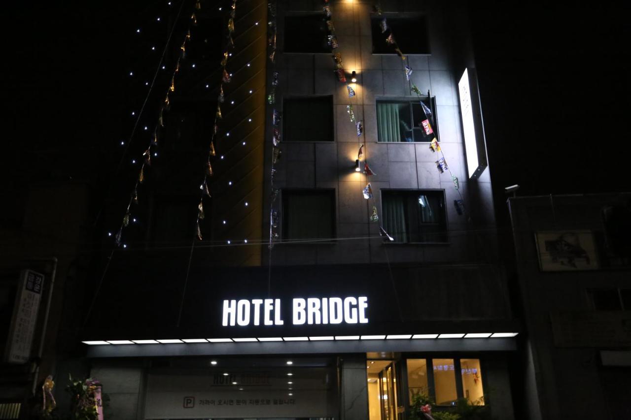 Hotel Bridge Puszan Kültér fotó