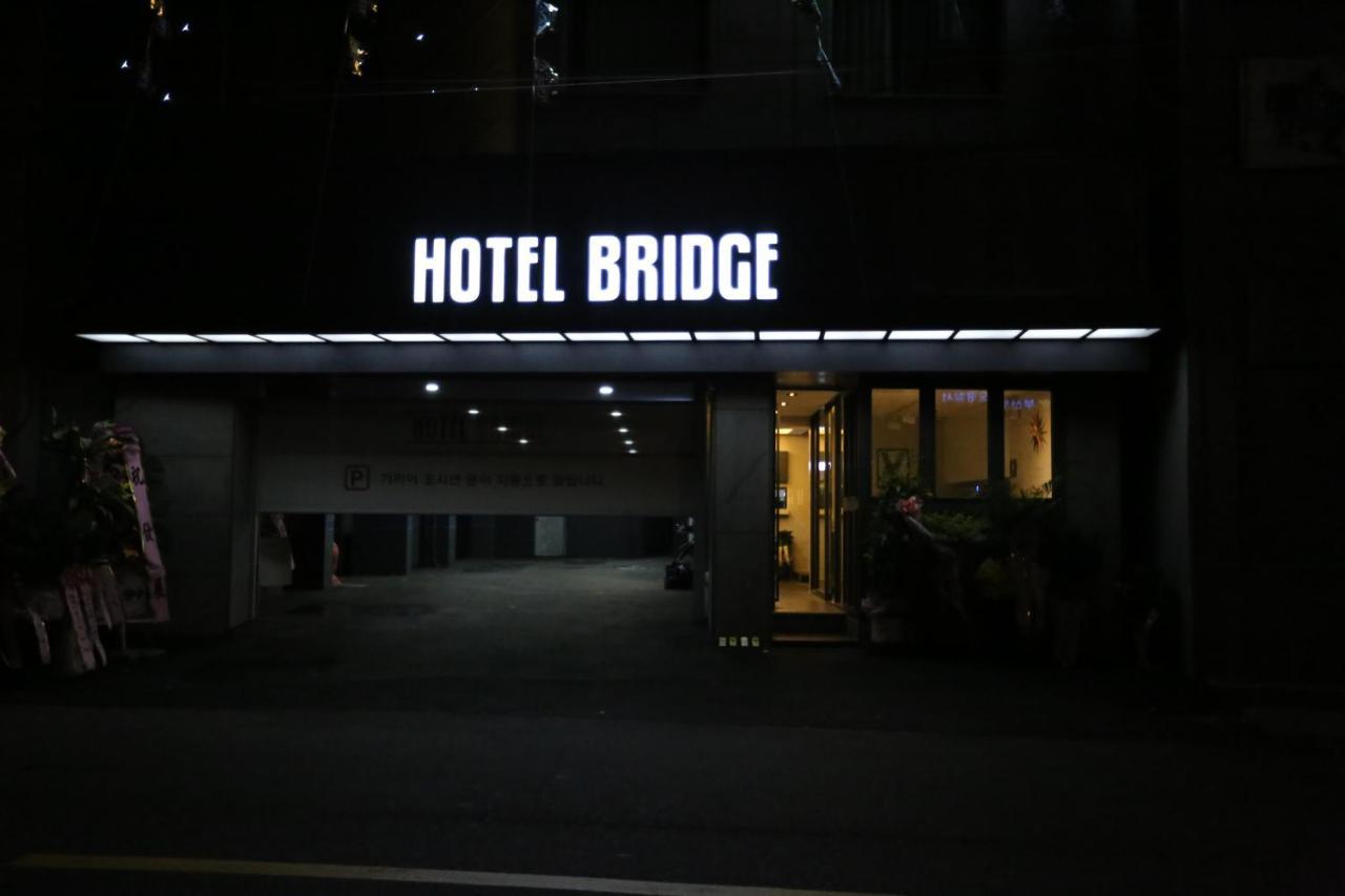 Hotel Bridge Puszan Kültér fotó